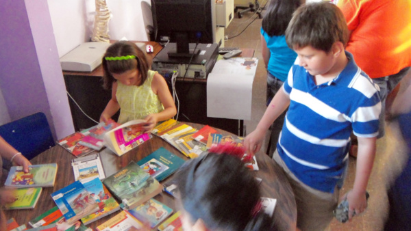 Club lectura infantil Atenas.JPG